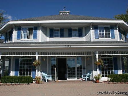 Rodeway Inn Grandville Exterior photo